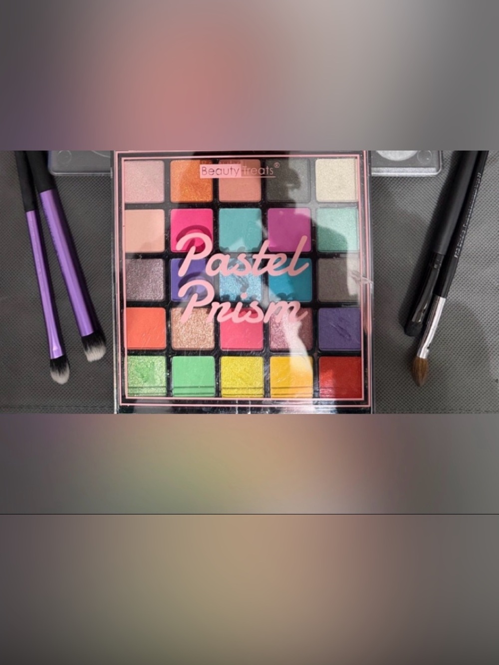 Face/ body paint palettes - Pastel Prism with 4 brushes